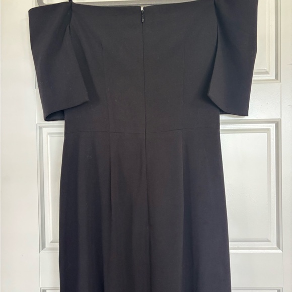 Vince Camuto Ruched Off the Shoulder Black Gown size- 6 - Picture 10 of 14